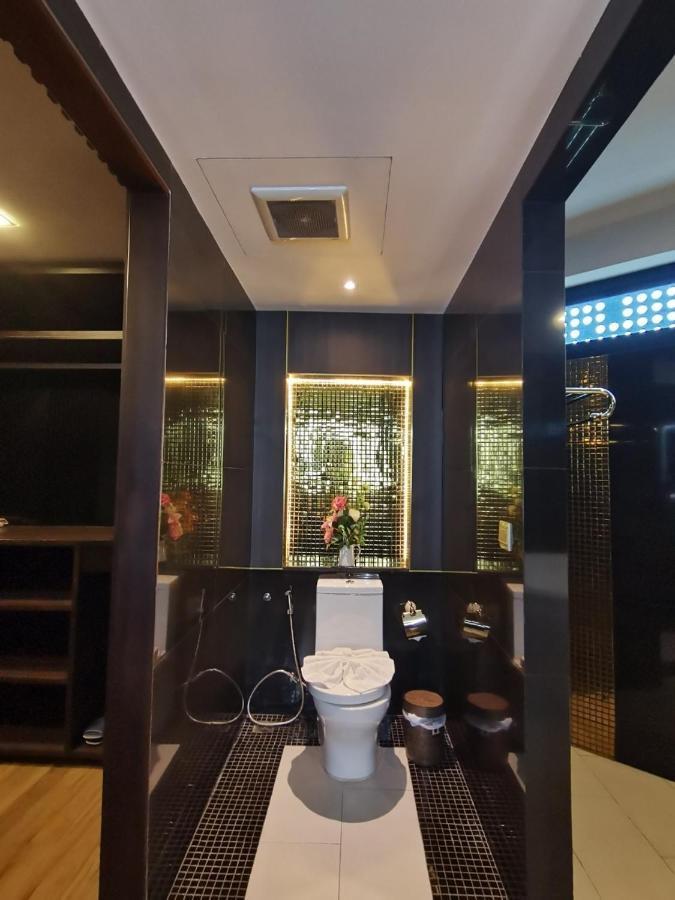 Holatel Hotel Phitsanulok Bagian luar foto