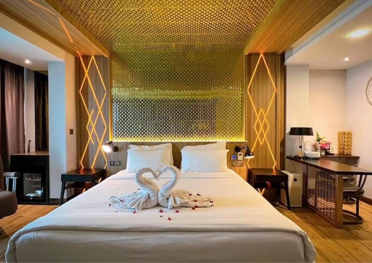 Holatel Hotel Phitsanulok Bagian luar foto