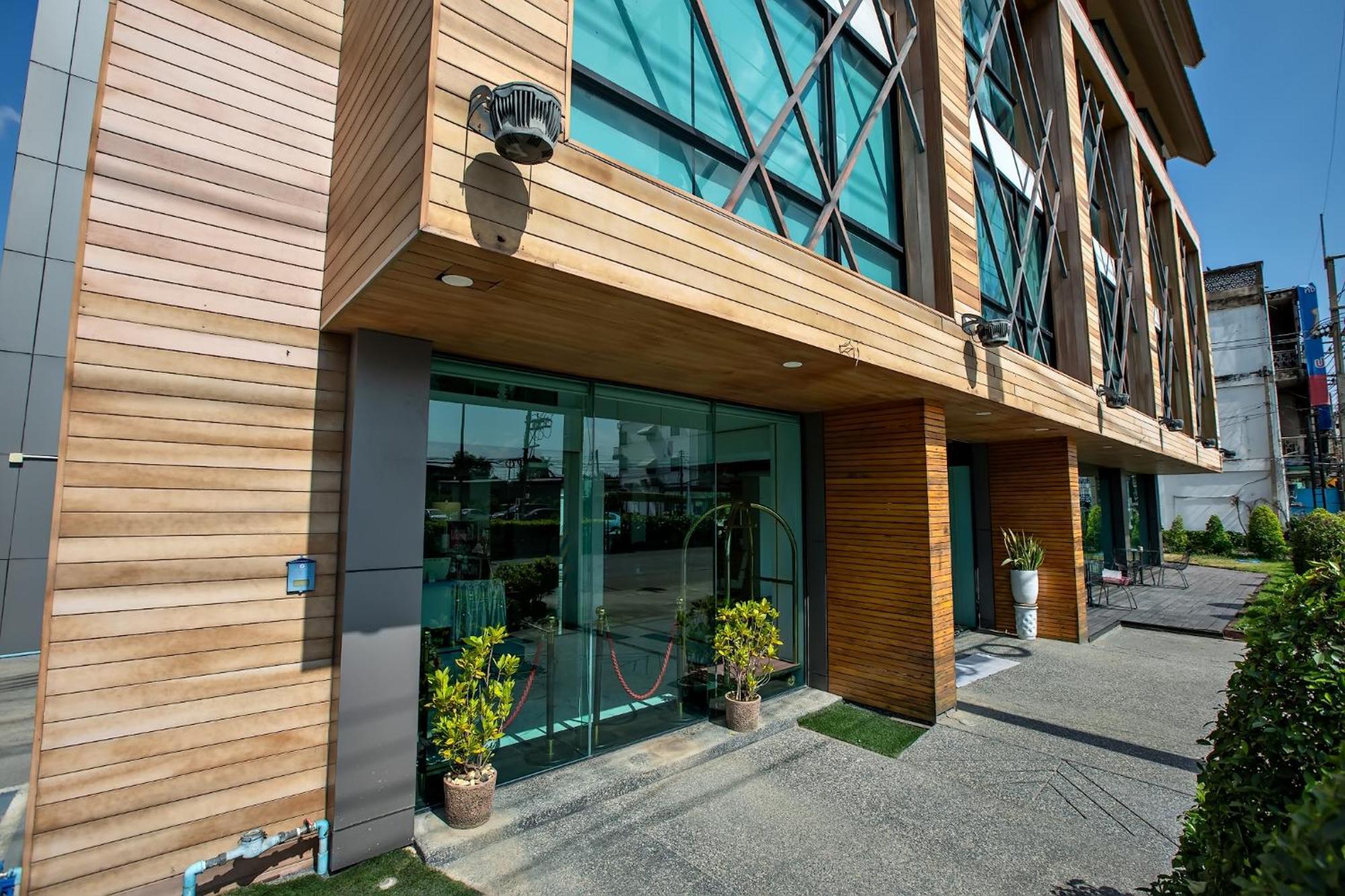 Holatel Hotel Phitsanulok Bagian luar foto