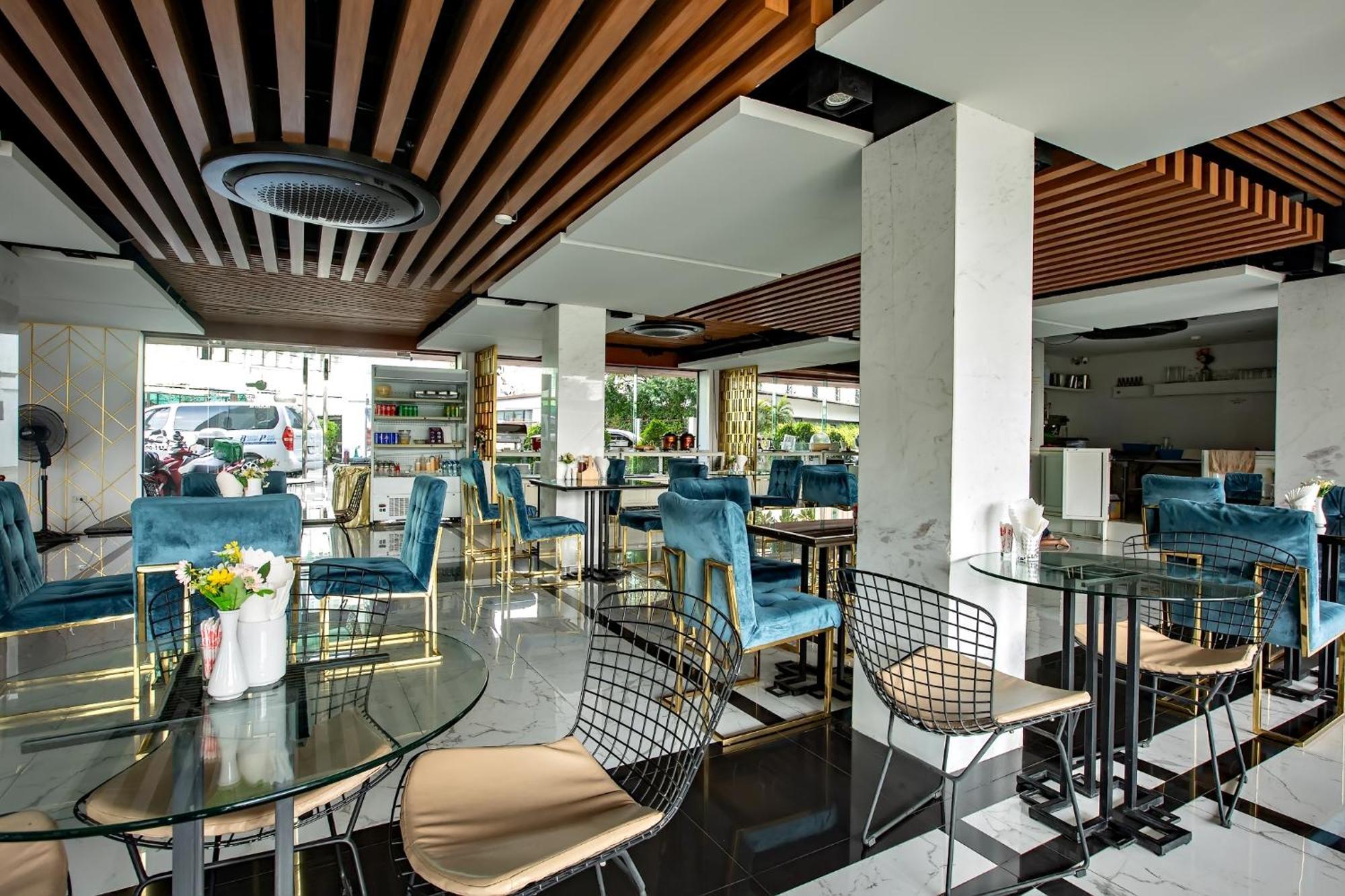 Holatel Hotel Phitsanulok Bagian luar foto